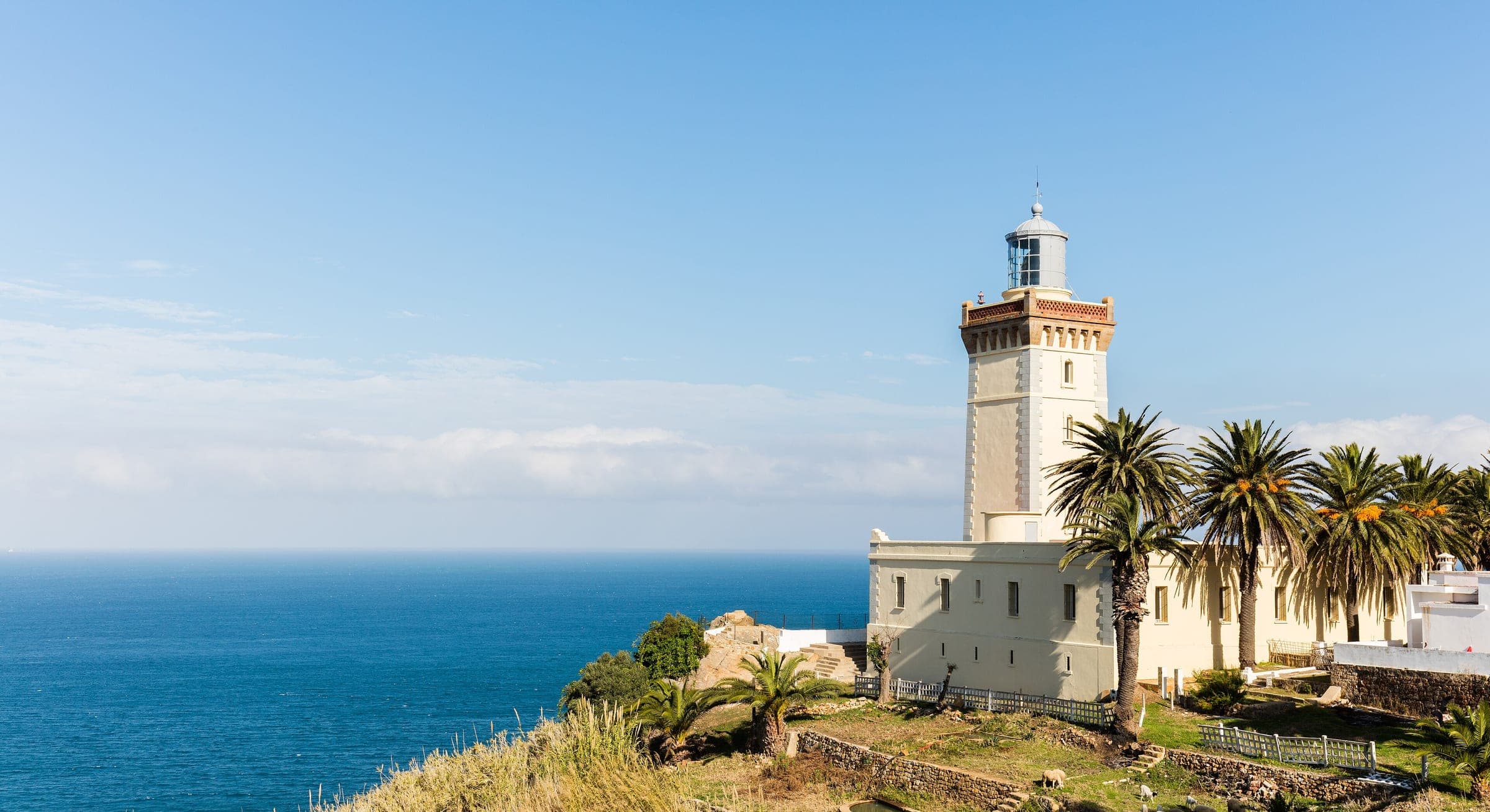 Phare du cap Spartel au-dessus de l'Atlantique, à l'ouest de Tanger